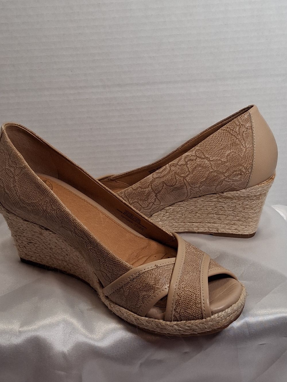 Nurture by Lamaze Neutral Beige Espadrille Wedge Peep-Toe